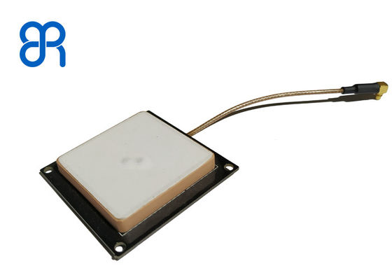 2dBic RFID الهوائي السيراميكي UHF أبيض مع رابط SMA للبيئة الشديدة